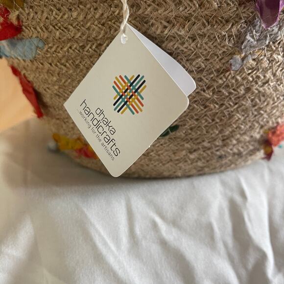 Handmade basket from Bangladesh - Picture 3 of 5